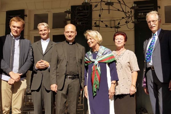 Volles Haus Beim Pfarrfest Und Der Neuvorstellung Der Pfarrer Fur