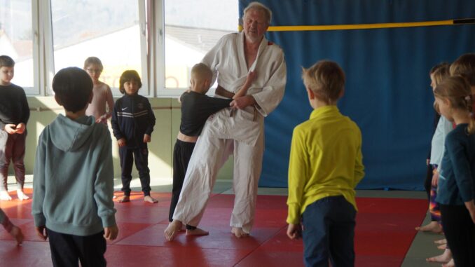 Grundschule Rhöndorf beim Judo Probetraining Foto© Thomas Scheben (6)