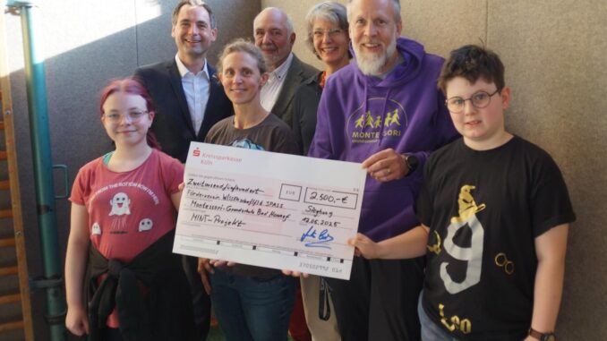 Spendenübergabe Verein WISSENschaft an Montessori Grundschule Bad Honnef -- Foto© Thomas Scheben (24a)