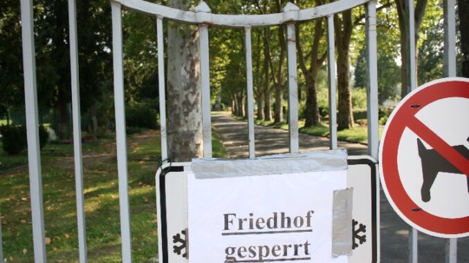 Symbolbild -- Friedhof-gesperrt